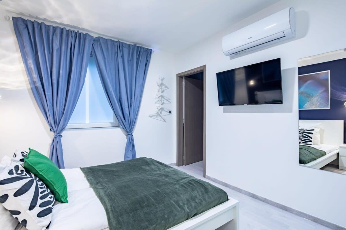 Appartamento Central - New - Quiet Sleep Budapest Esterno foto